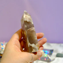 Load image into Gallery viewer, Flower Agate Tower