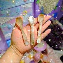 Load image into Gallery viewer, Mother of Pearl Mini Spoon