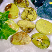 Load image into Gallery viewer, Green Opal Random Shape Mini Palms