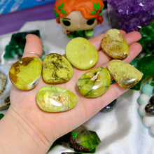 Load image into Gallery viewer, Green Opal Random Shape Mini Palms