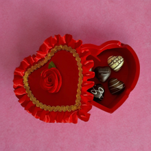 Load image into Gallery viewer, Chocolate Box Ashtray ๐ซ๐