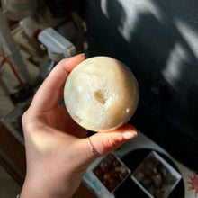 Load image into Gallery viewer, Agate Spheres