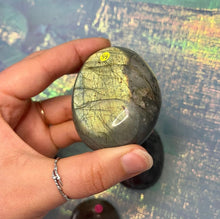 Load image into Gallery viewer, Flashy Labradorite Palms- You Pick