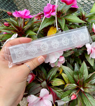 Load image into Gallery viewer, Satin Spar Selenite Chakra Charging Plate