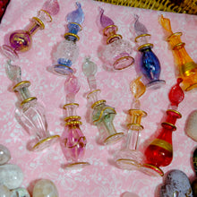 Load image into Gallery viewer, Egyptian glass perfume bottles✨💗
