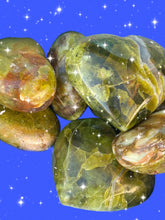 Load image into Gallery viewer, 🌿 Green Opal Hearts
