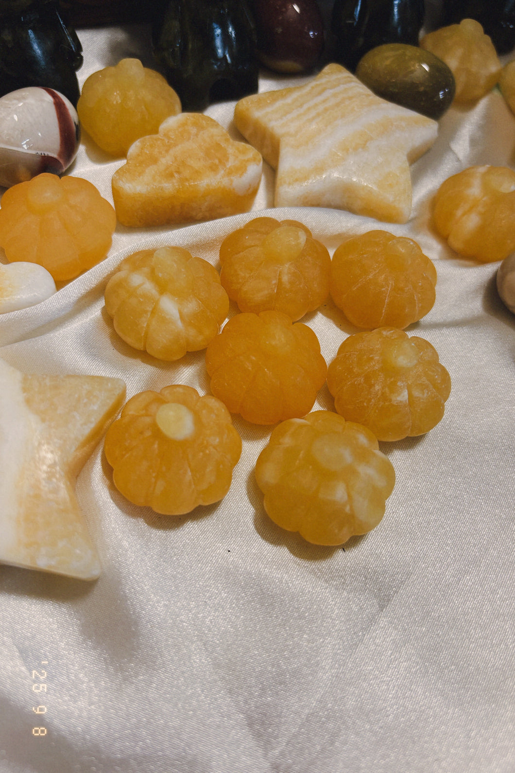 🎃 Orange Calcite Pumpkins