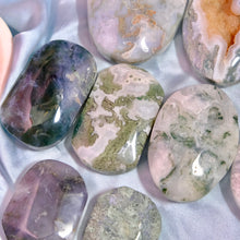 Load image into Gallery viewer, Moss Agate Palm Stones
