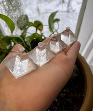 Load image into Gallery viewer, High Quality Clear Quartz Pyramid
