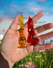 Load image into Gallery viewer, Egyptian glass perfume bottles✨💗
